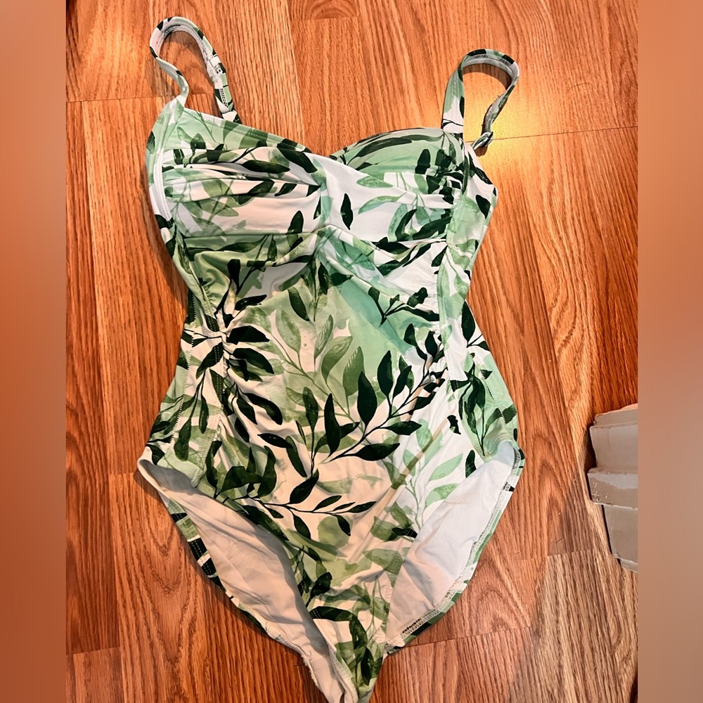 Green Leaf Print Swimsuit